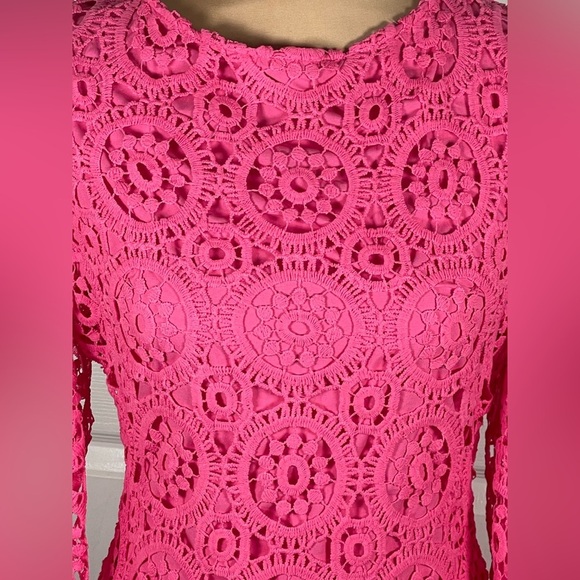 Seven Wonders Elegant Vibrant Pink Crochet Lace Pattern Dress SZ 6 - Picture 6 of 9